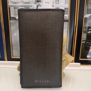 Authentic BVLGARI wallet with COA.